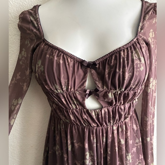 Urban Outfitters Diana Ruched Cut-Out Playsuit Floral Long Sleeve Romper M - Picture 5 of 16